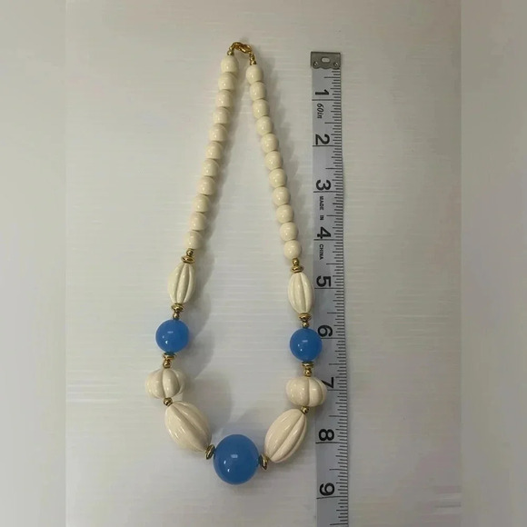 3 FOR $15 Trifari Statement Necklace Blue Cream Chunky Beaded - Picture 3 of 4